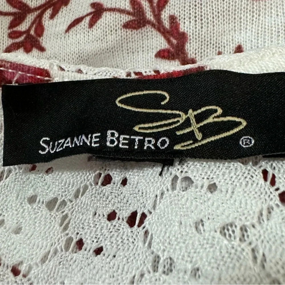 Suzanne Betro 1X Shirt Top Red Floral Flower Short Sleeve Scoop Neck Button Back - Picture 6 of 7